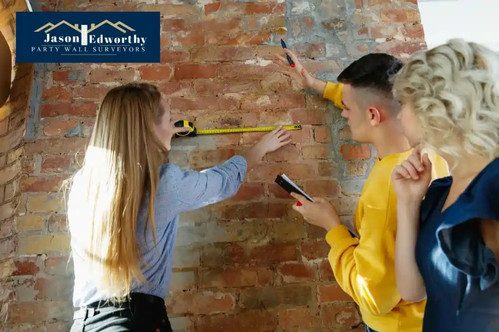What are the responsibilities of a party wall surveyor Worcester?